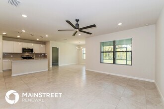 10820 Firebush Cir in North Fort Myers, FL - Building Photo - Building Photo