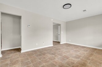 805 Spruce St in Columbus, MS - Foto de edificio - Building Photo