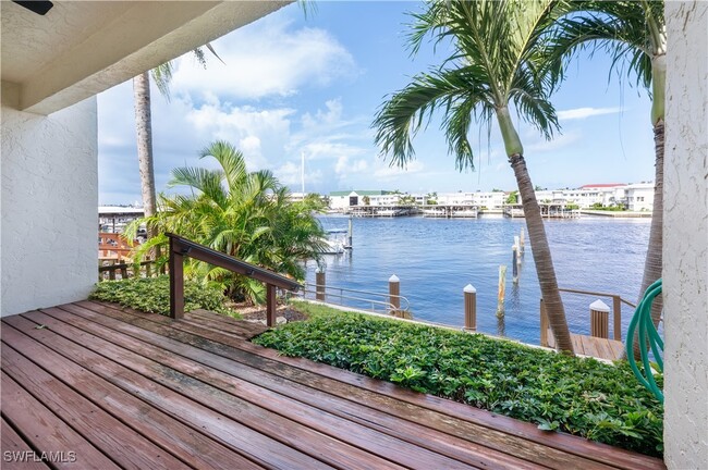 800 River Point Dr in Naples, FL - Building Photo - Building Photo