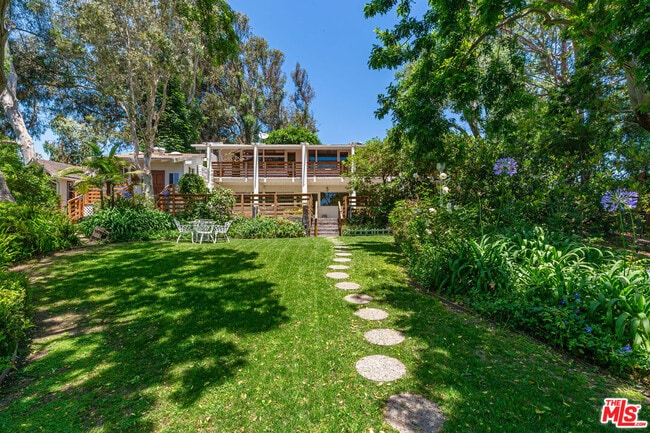 28818 Selfridge Dr in Malibu, CA - Building Photo - Building Photo