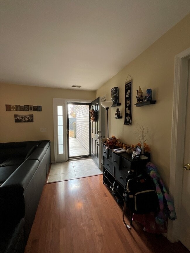 166 Old Pond Cir in Port Wentworth, GA - Building Photo - Building Photo