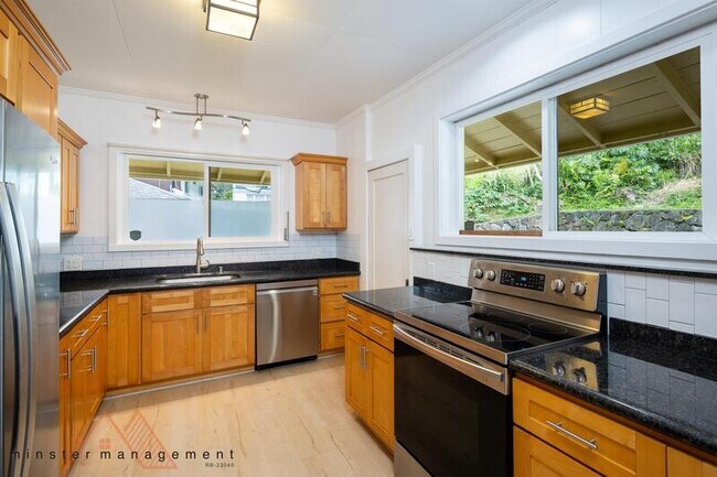 2811 Henry St in Honolulu, HI - Building Photo - Building Photo