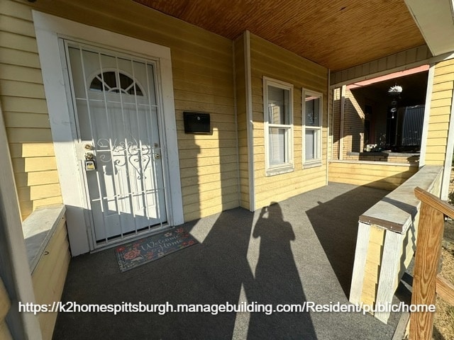438 Russellwood Ave in Mckees Rocks, PA - Building Photo - Building Photo