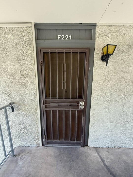 1620 N Wilmot Rd in Tucson, AZ - Foto de edificio