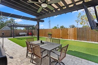 4339 Wallace Cir in Tampa, FL - Building Photo - Building Photo