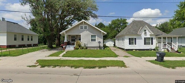 property at 206 W Pasewalk Ave
