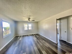 209 S 1st St in Polk City, IA - Building Photo - Building Photo