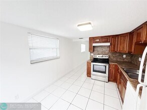 214 SW 1st St in Pompano Beach, FL - Building Photo - Building Photo