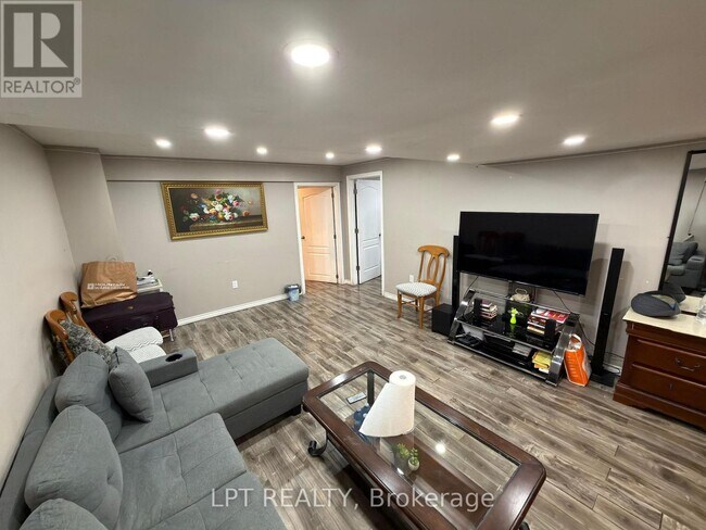 property at 31 Denali Cres