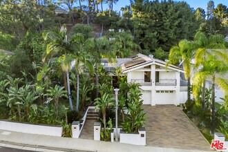 19715 Greenbriar Dr in Los Angeles, CA - Building Photo - Building Photo