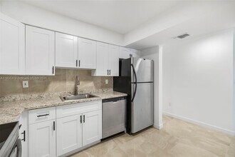 622 NW 11th St in Miami, FL - Building Photo - Building Photo