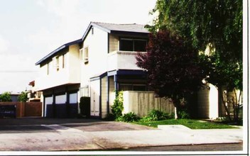 728 W Romneya Dr in Anaheim, CA - Building Photo - Building Photo