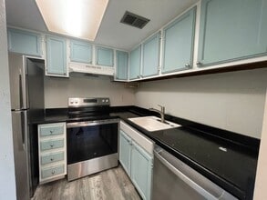 1225 S Oneida St in Denver, CO - Building Photo - Building Photo