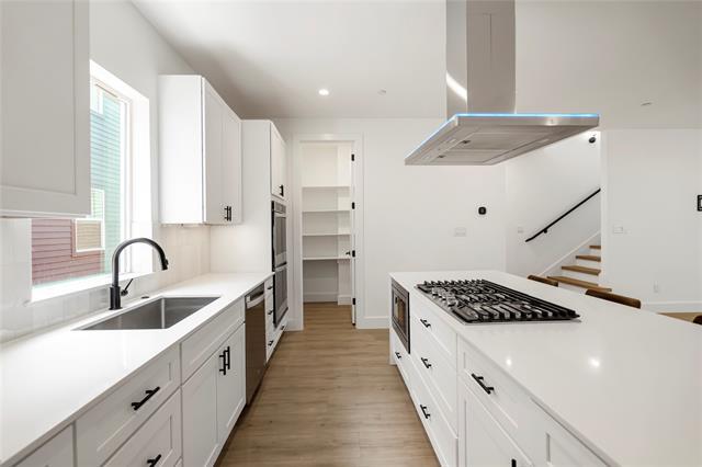 property at 1139 N Madison Ave