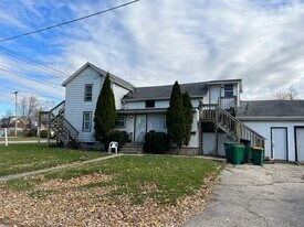575 E Division St, Unit 2 in Lockport, IL - Building Photo
