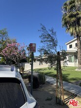 446 N California St in Burbank, CA - Building Photo - Building Photo