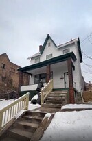 745 Franklin Ave in Pittsburgh, PA - Building Photo