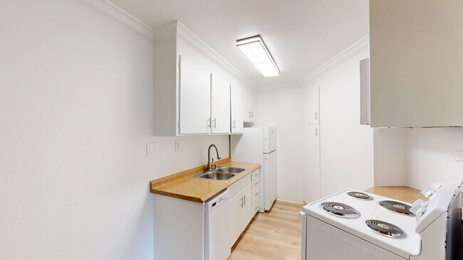 property at 1827 Lincoln Ave