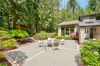 20530 NE 66th St in Redmond, WA - Building Photo - Building Photo