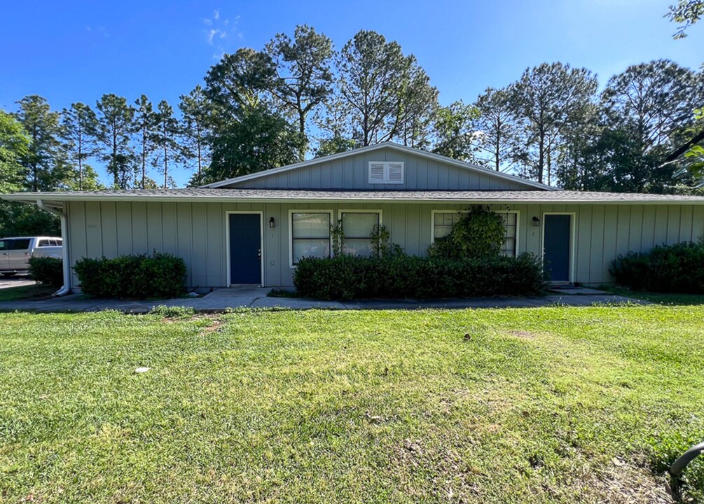 5821 NW 23rd Terrace in Gainesville, FL - Building Photo