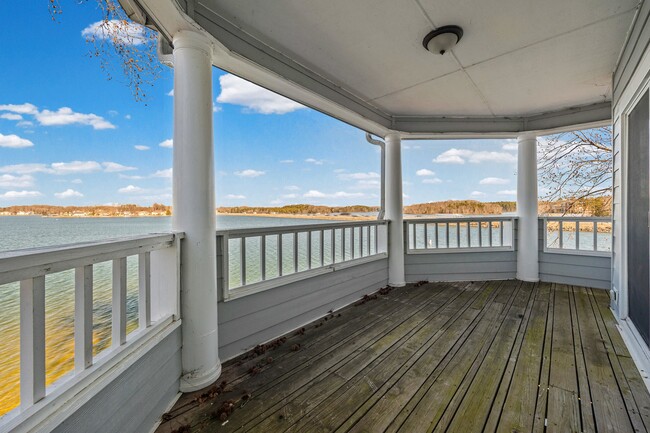 property at 372 Northwest Dr