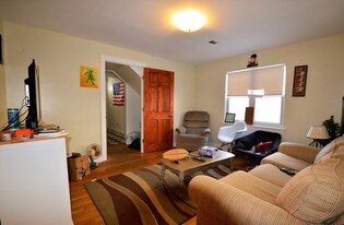 16 Caltha Rd, Unit 16 in Boston, MA - Building Photo