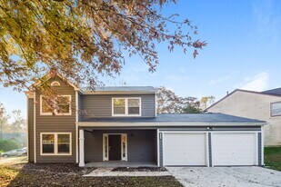 1693 Laurel Creek Cir in Lithonia, GA - Building Photo