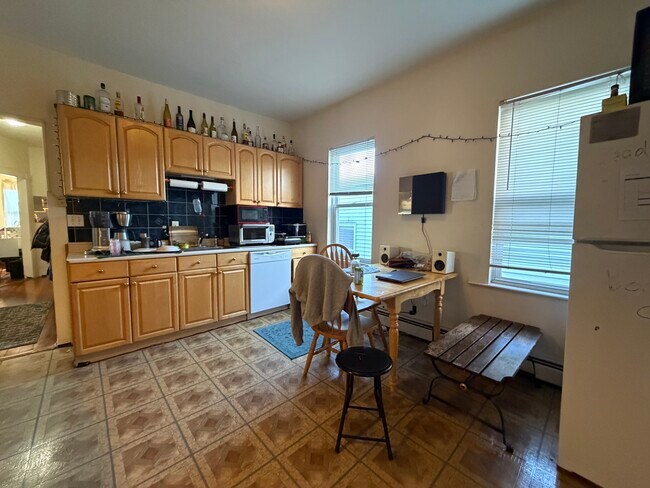 34 Darling St, Unit 3 in Boston, MA - Building Photo - Building Photo