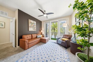 1702 W Cleveland St, Unit SI FL1-ID1513961P in Tampa, FL - Building Photo