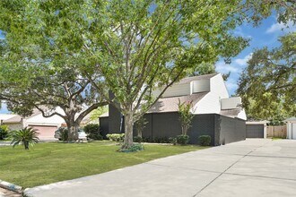 14823 Elmont Dr in Houston, TX - Foto de edificio - Building Photo