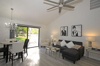 40128 Baltusrol Cir in Palm Desert, CA - Foto de edificio - Building Photo