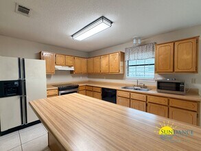 412 W Pine St in Mary Esther, FL - Building Photo - Building Photo