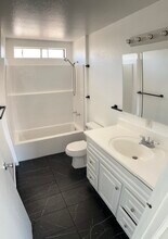 5660 Case Ave, Unit C in North Hollywood, CA - Foto de edificio - Building Photo