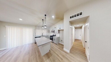 7323 Glen Arbor Dr in San Antonio, TX - Foto de edificio - Building Photo