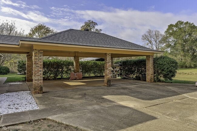 5425 Modica Lott Rd in Bossier City, LA - Building Photo - Building Photo