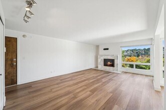 2636 22nd Ave W in Seattle, WA - Building Photo - Building Photo