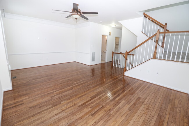 12180 Abington Hall Plz, Unit 206 in Reston, VA - Building Photo - Building Photo