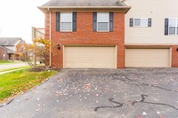 28273 Carlton Way Dr in Novi, MI - Foto de edificio - Building Photo