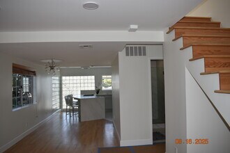 716 Flower Ave in Venice, CA - Foto de edificio - Building Photo