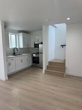 4128 Leimert Blvd, Unit 4134 in Los Angeles, CA - Building Photo - Building Photo