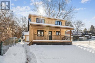 18 Pleasant Ave in Hamilton, ON - Building Photo