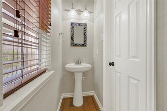 38 Ginger Jar St in The Woodlands, TX - Building Photo - Building Photo