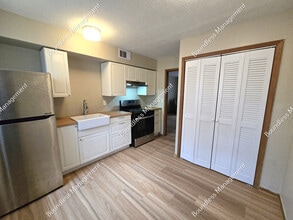 1688 W Forrest Ave in Atlanta, GA - Building Photo - Building Photo