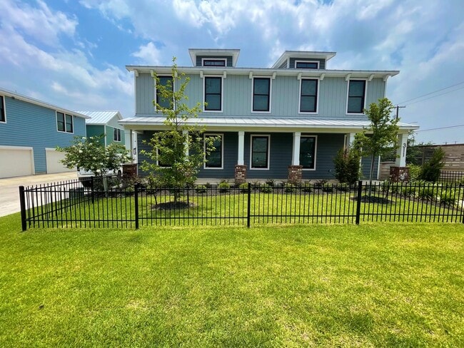 311 E Evergreen St in San Antonio, TX - Building Photo - Building Photo