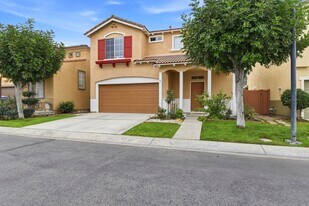 7208 Paseo Del Rio in City Of Commerce, CA - Building Photo