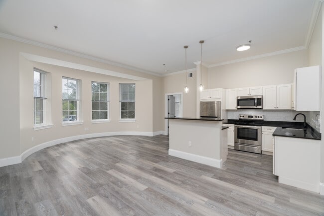 Reservoir Landing Apartments in Foxboro, MA - Building Photo - Interior Photo