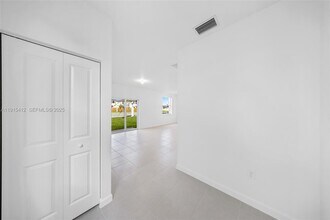 2448 SE 27th Terrace in Homestead, FL - Building Photo - Building Photo