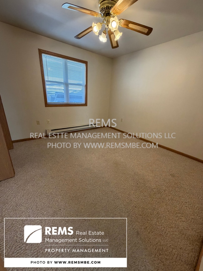 703 4th St in Baraboo, WI - Building Photo - Building Photo