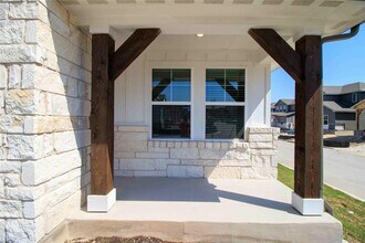900 Limestone Shls Rd in Austin, TX - Building Photo - Building Photo