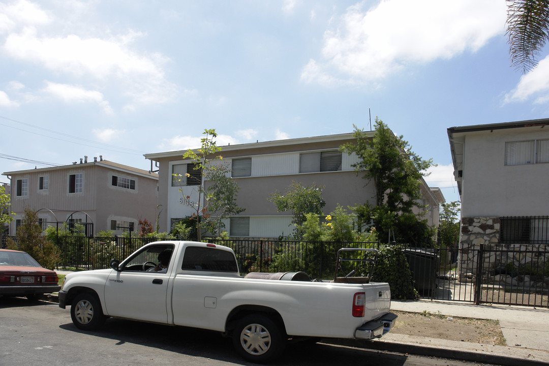 6108 Romaine St in Los Angeles, CA - Foto de edificio